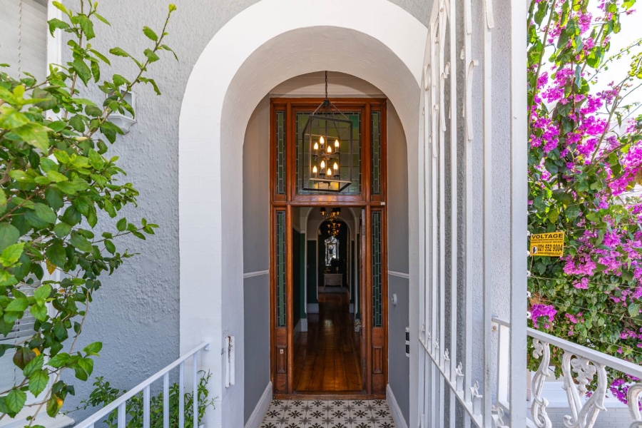 4 Bedroom Property for Sale in Oranjezicht Western Cape